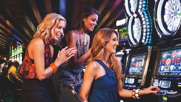 vipwin Slots Mobile APP မြန်မာ ကစားသမားများ ဖုန်းဖြင့် ကစားနေပုံ